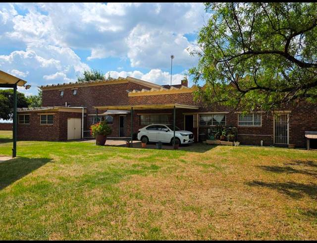 FARM FOR SALE IN NELSONIA